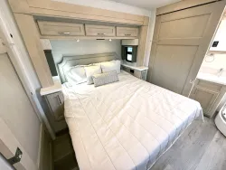 2026 Renegade Verona 40VRB | Thumbnail Photo 15 of 31