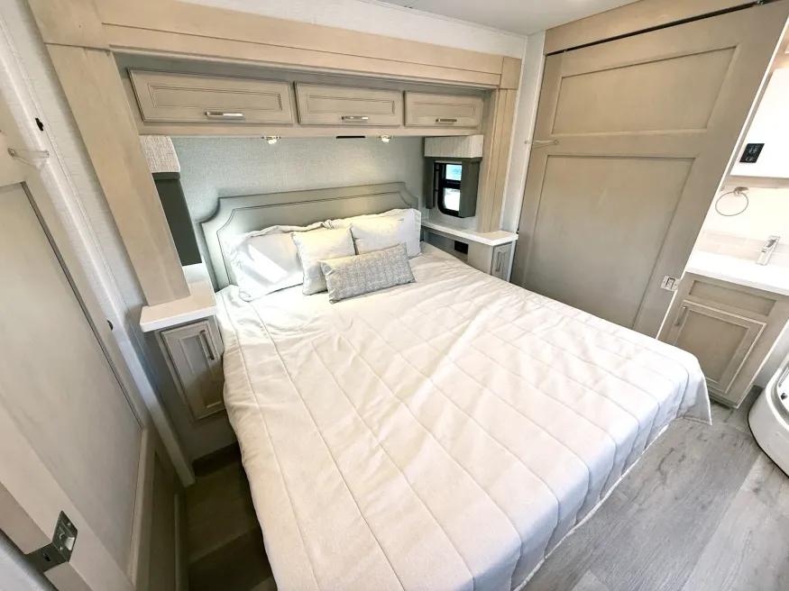 2026 Renegade Verona 40VRB | Photo 15 of 31