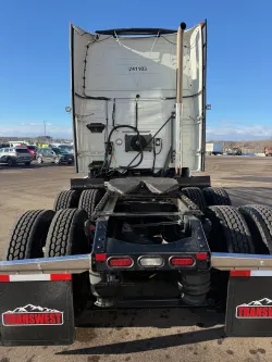 2024 Volvo VNL | Thumbnail Photo 7 of 18