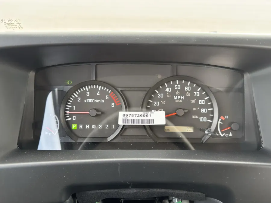 2025 Isuzu NRR | Photo 18 of 24