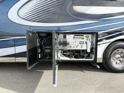 2023 Newmar Essex 4551 | Thumbnail Photo 33 of 34