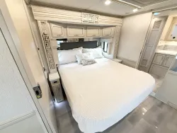 2023 Newmar Ventana 4326 | Thumbnail Photo 16 of 34