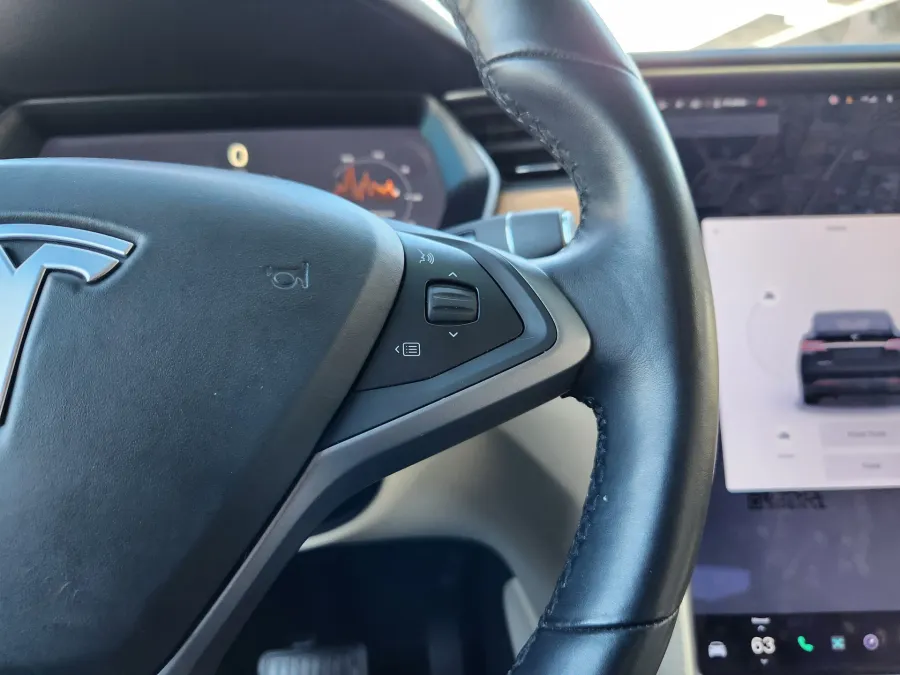 2021 Tesla Model X | Photo 24 of 31