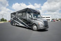 2026 Newmar Summit Aire 4505 | Thumbnail Photo 7 of 27