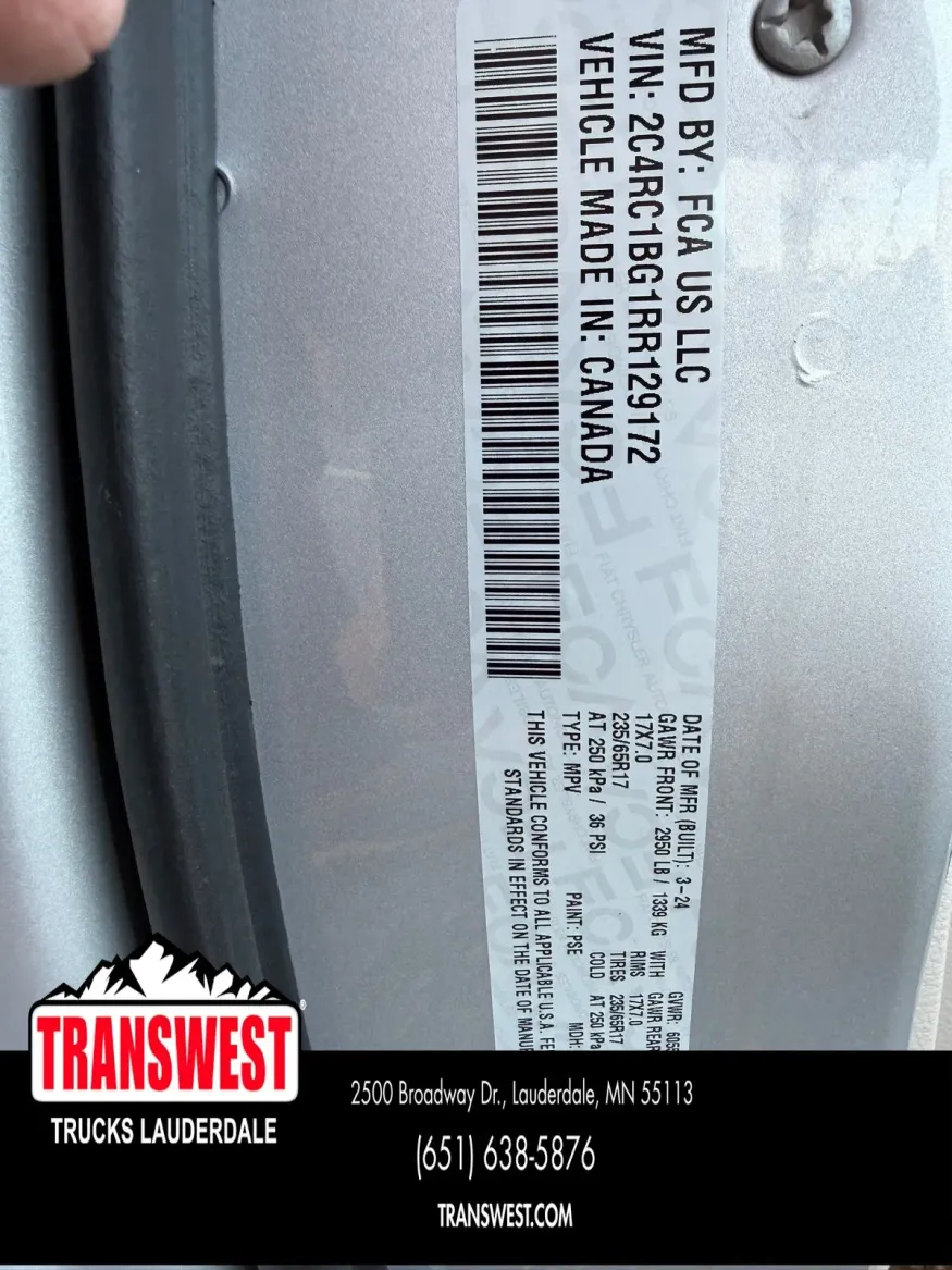 2024 Chrysler Pacifica Touring L | Photo 23 of 24