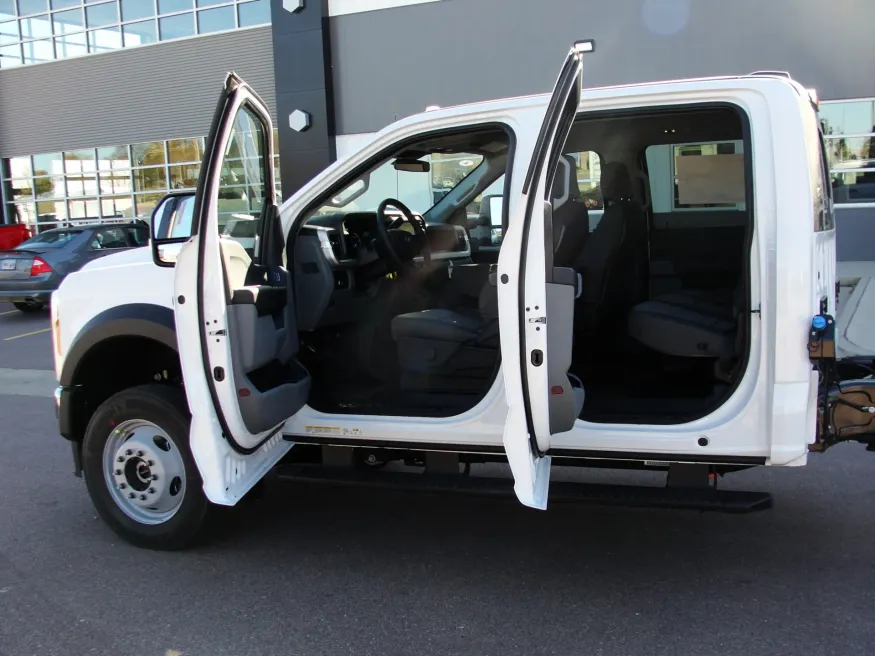 2026 Ford F-550 | Photo 11 of 15