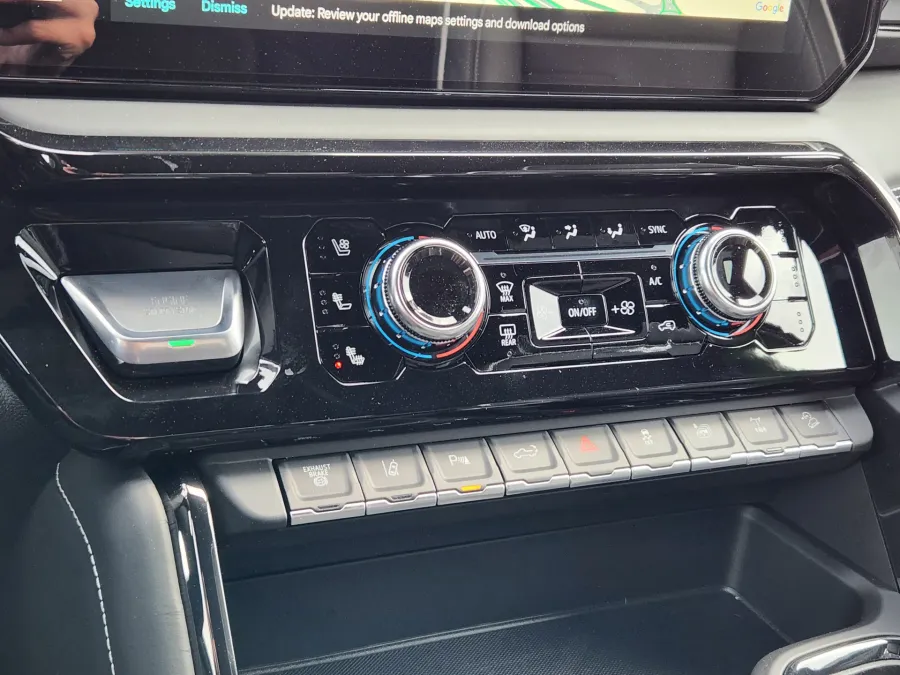 2026 GMC Sierra 2500HD AT4X | Photo 13 of 24