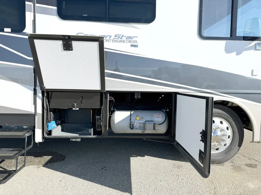 2026 Newmar Canyon Star 3947 | Photo 26 of 33