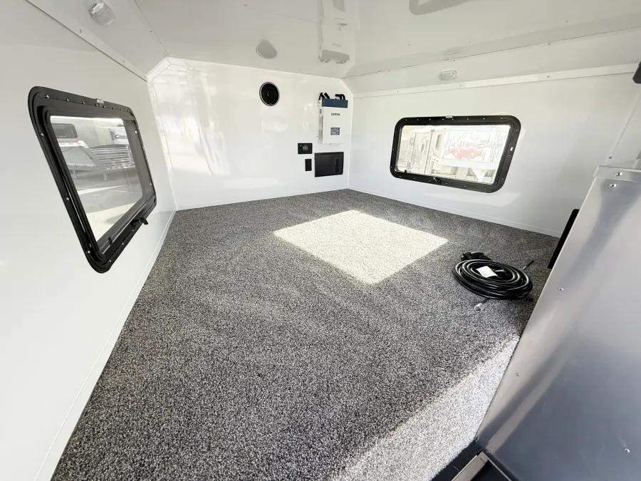 2026 Logan Coach Horse Power Burandt Edition | Photo 10 of 24