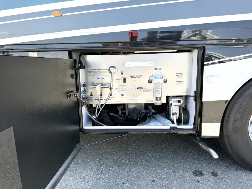 2026 Newmar Dutch Star 4081 | Photo 30 of 32