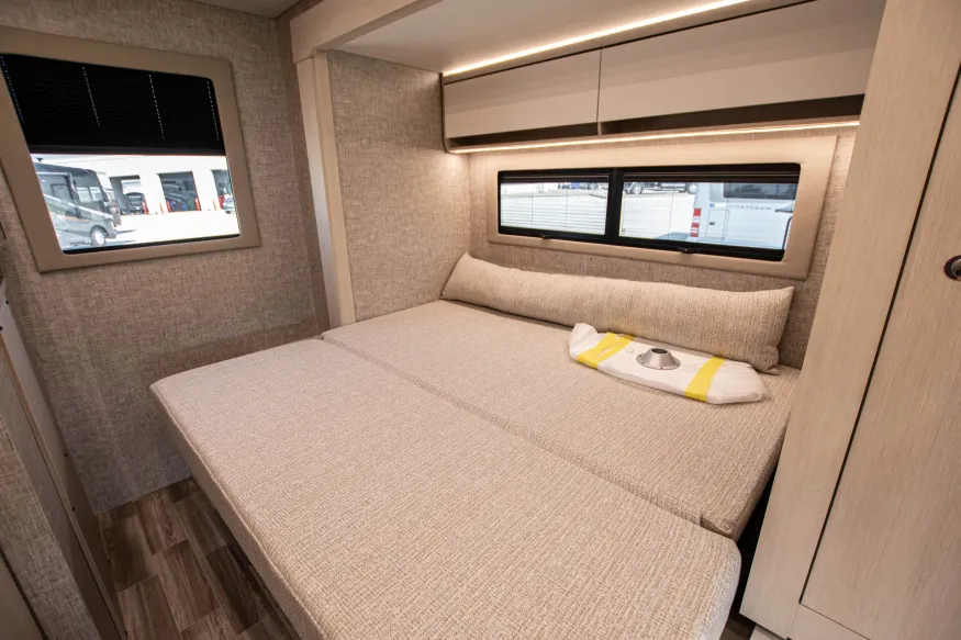 2026 Tiffin Wayfarer 25XPW | Photo 13 of 19