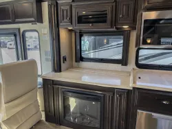 2020 Newmar Dutch Star 3709 | Thumbnail Photo 9 of 27