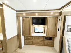 2026 Newmar Super Star 3731 | Thumbnail Photo 12 of 31