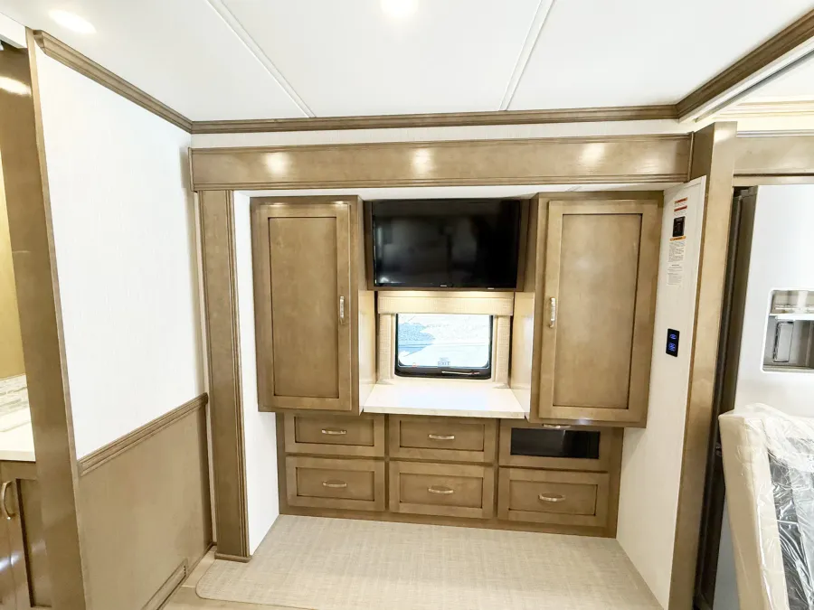 2026 Newmar Super Star 3731 | Photo 12 of 31