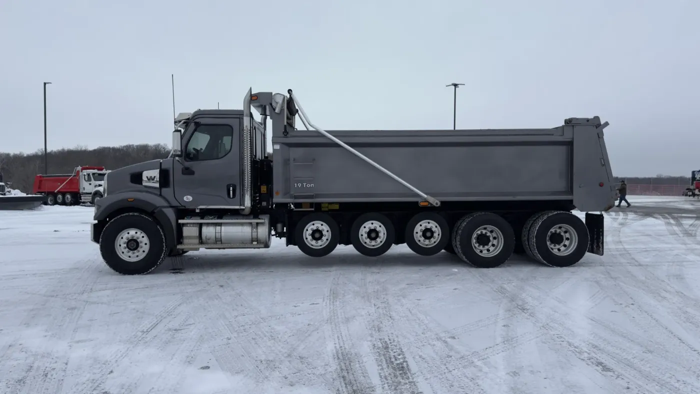 2023 Western Star 47X | Photo 4 of 22