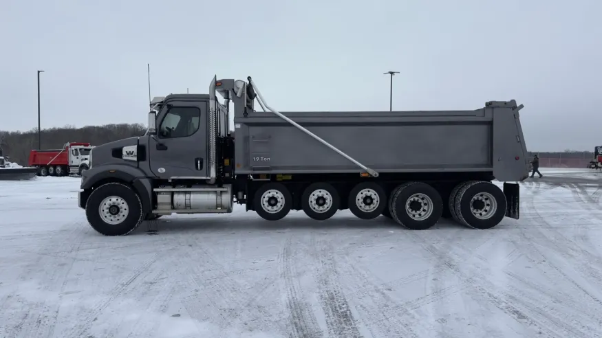 2023 Western Star 47X | Photo 4 of 22