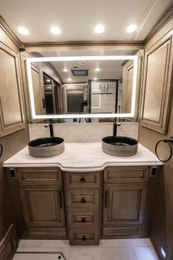 2026 Newmar London Aire 4551 | Thumbnail Photo 31 of 40