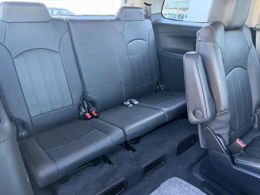 2016 GMC Acadia Denali | Photo 10 of 21