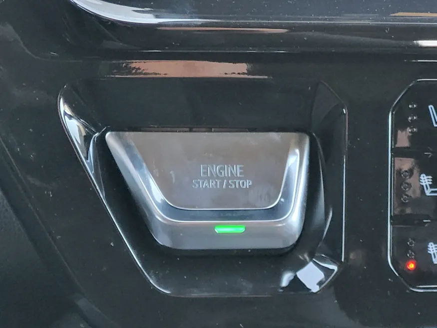 2026 GMC Sierra 2500HD AT4 | Photo 17 of 25