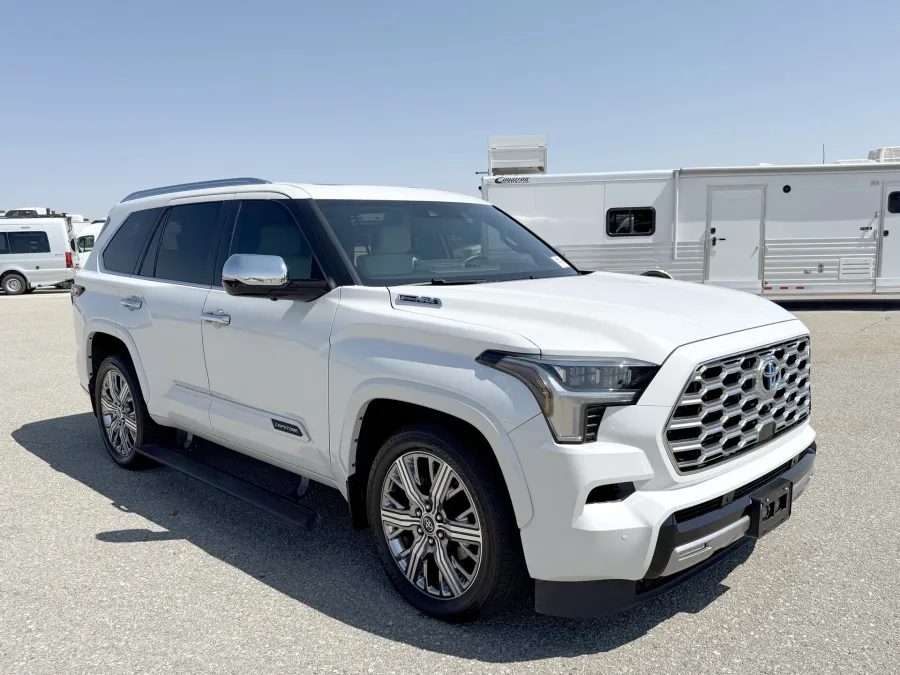 2024 Toyota Sequoia | Photo 20 of 23