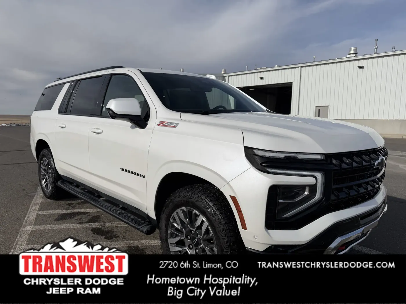 2025 Chevrolet Suburban Z71 | Photo 2 of 32