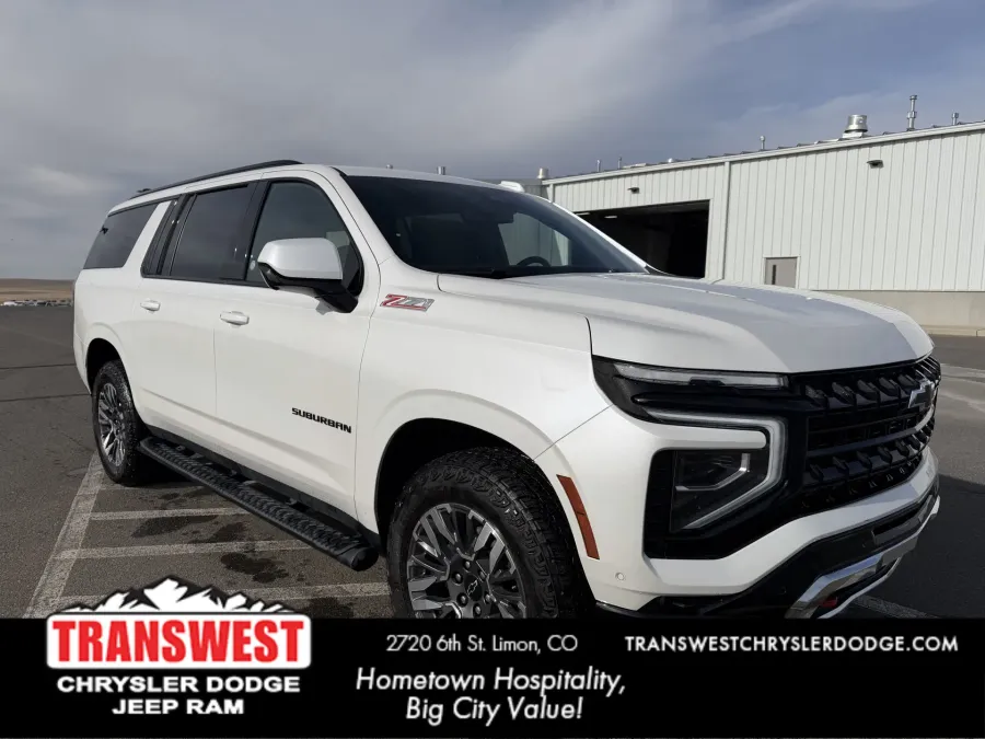 2025 Chevrolet Suburban Z71 | Photo 2 of 32