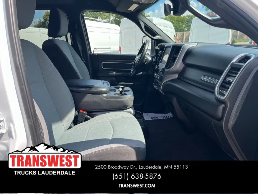 2024 RAM 2500 Big Horn | Photo 7 of 21