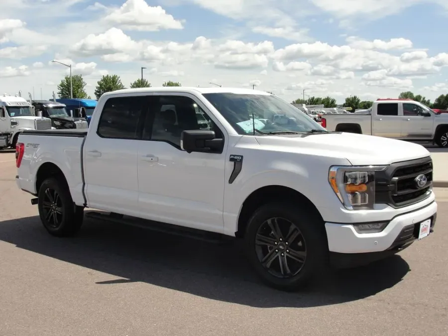 2021 Ford F-150 XLT | Photo 12 of 28