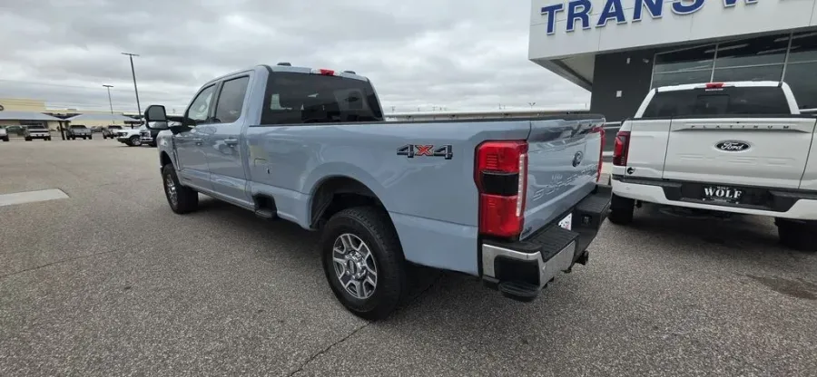 2025 Ford F-250 | Photo 7 of 35
