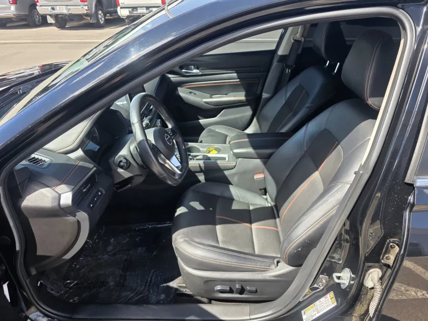 2022 Nissan Altima 2.5 SR | Photo 9 of 23