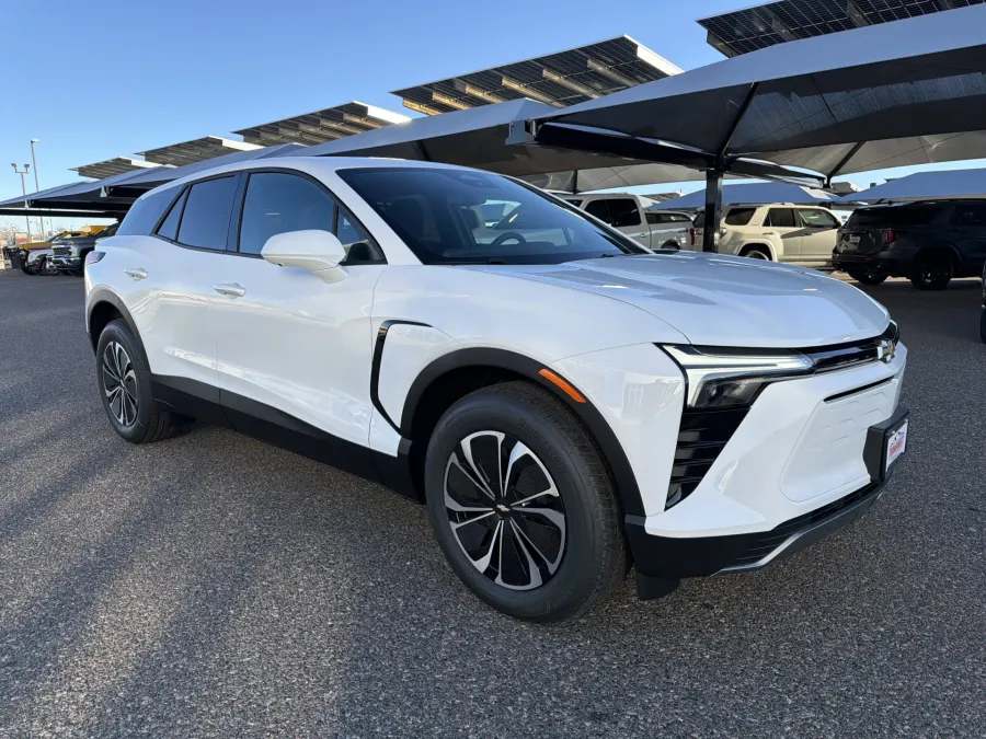 2026 Chevrolet Blazer EV AWD LT | Photo 7 of 20