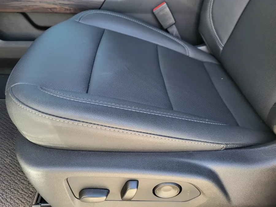 2026 GMC Sierra 3500HD SLT | Photo 19 of 24