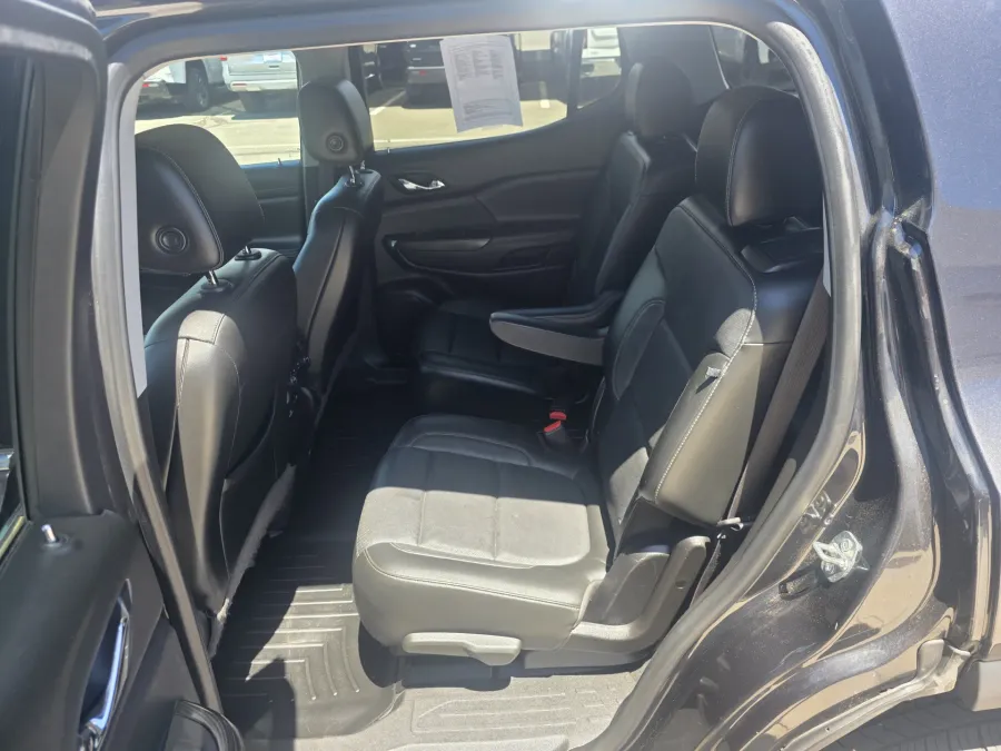 2020 GMC Acadia SLT | Photo 12 of 27