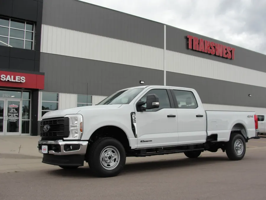 2026 Ford F-350 | Photo 1 of 16