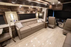 2019 Newmar Dutch Star 4369 | Thumbnail Photo 14 of 31