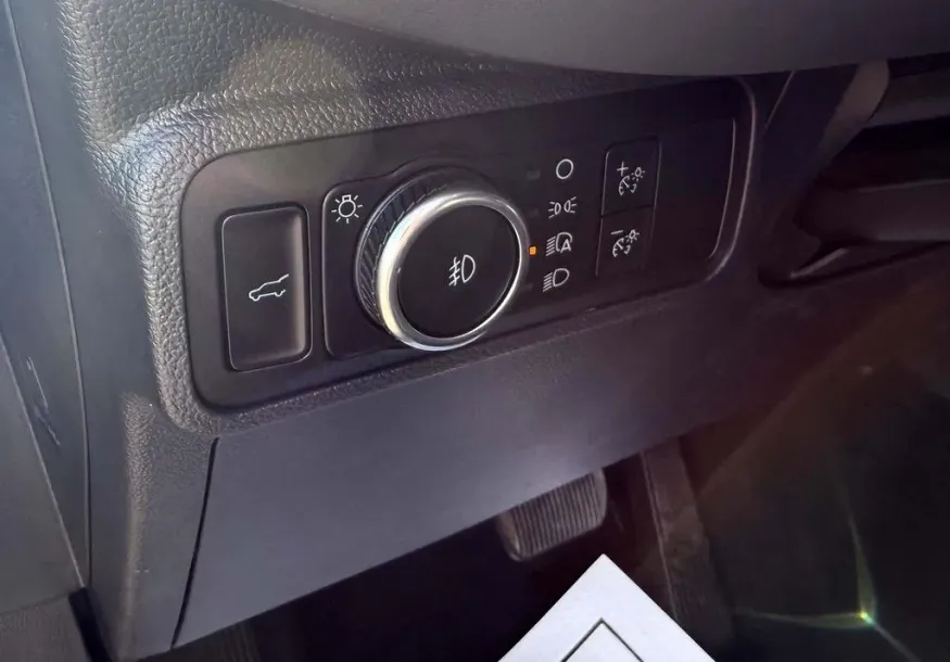 2026 Ford Explorer | Photo 13 of 24