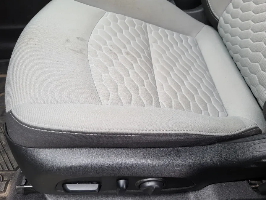 2021 Chevrolet Equinox LS | Photo 20 of 25