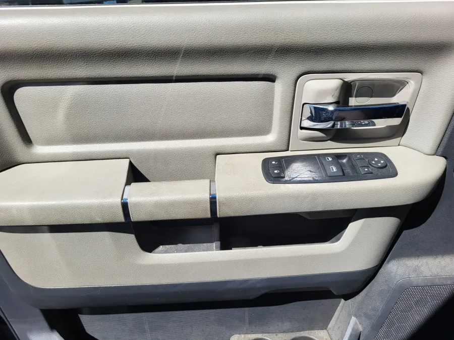 2010 Dodge Ram 1500 SLT | Photo 17 of 21