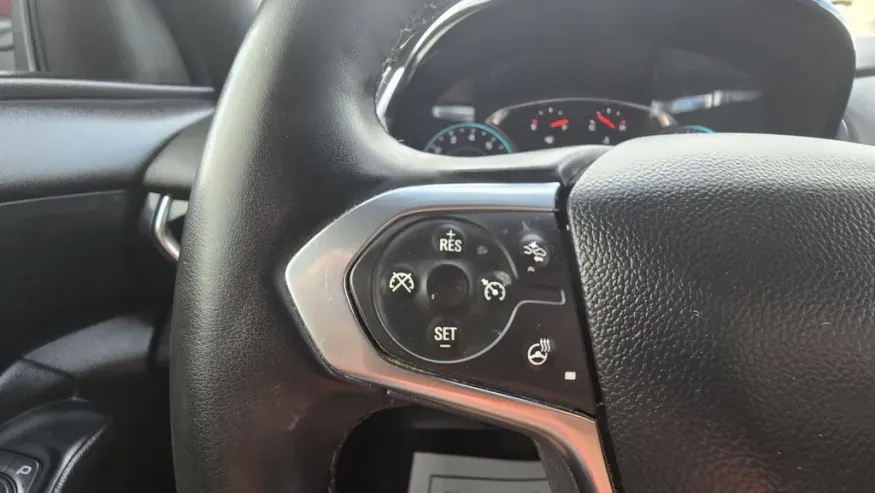 2023 Chevrolet Traverse | Photo 16 of 31