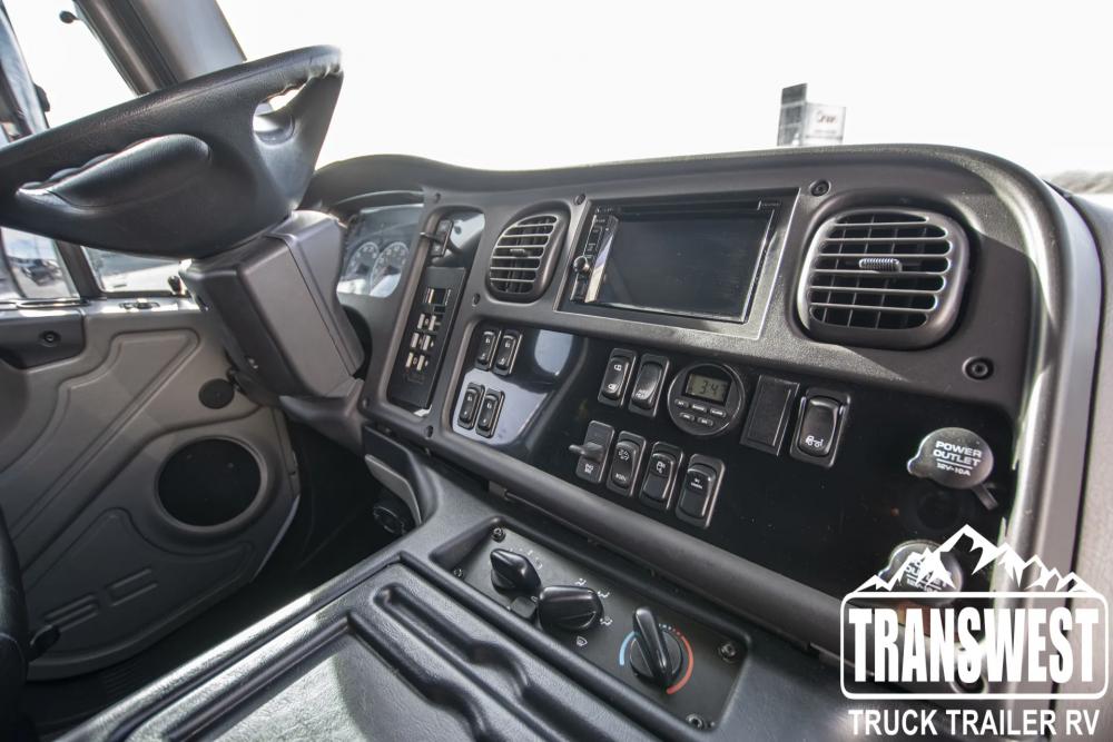 2013 Freightliner M2 106 | Photo 12 of 26