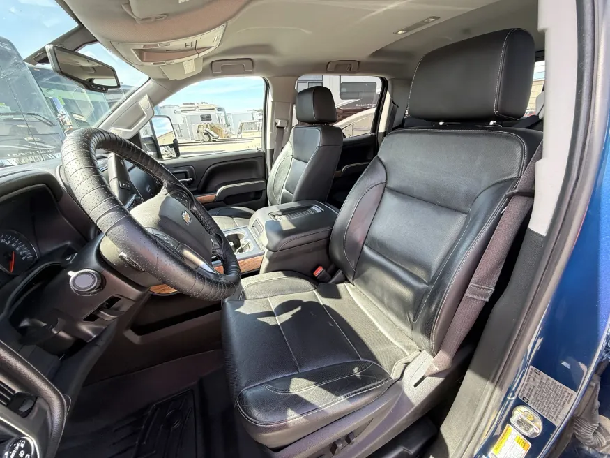 2016 Chevrolet Silverado 3500 LTZ | Photo 5 of 22