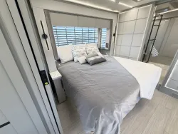 2026 Newmar King Aire 4531 | Thumbnail Photo 15 of 35