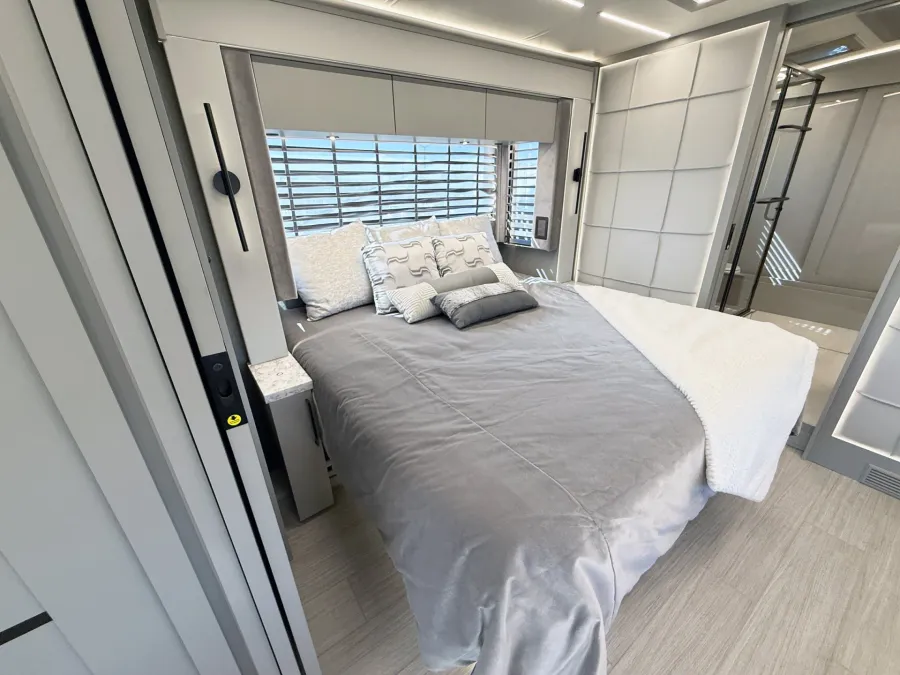 2026 Newmar King Aire 4531 | Photo 15 of 35