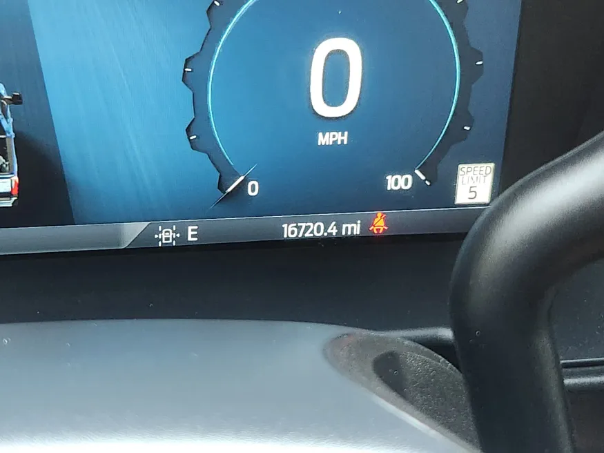 2024 Ford Super Duty F-350 SRW | Photo 24 of 33