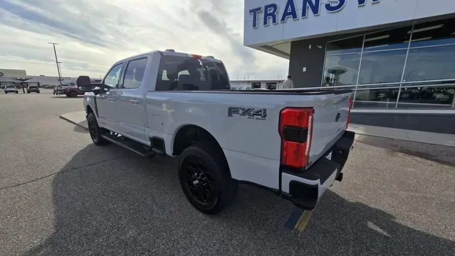 2026 Ford Super Duty F-250 | Photo 10 of 44