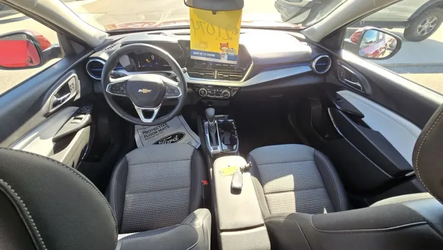 2025 Chevrolet Trax | Photo 24 of 27