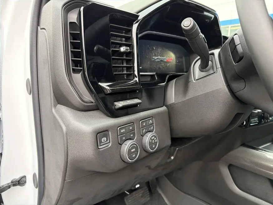 2026 Chevrolet Silverado 2500HD ZR2 | Photo 13 of 20