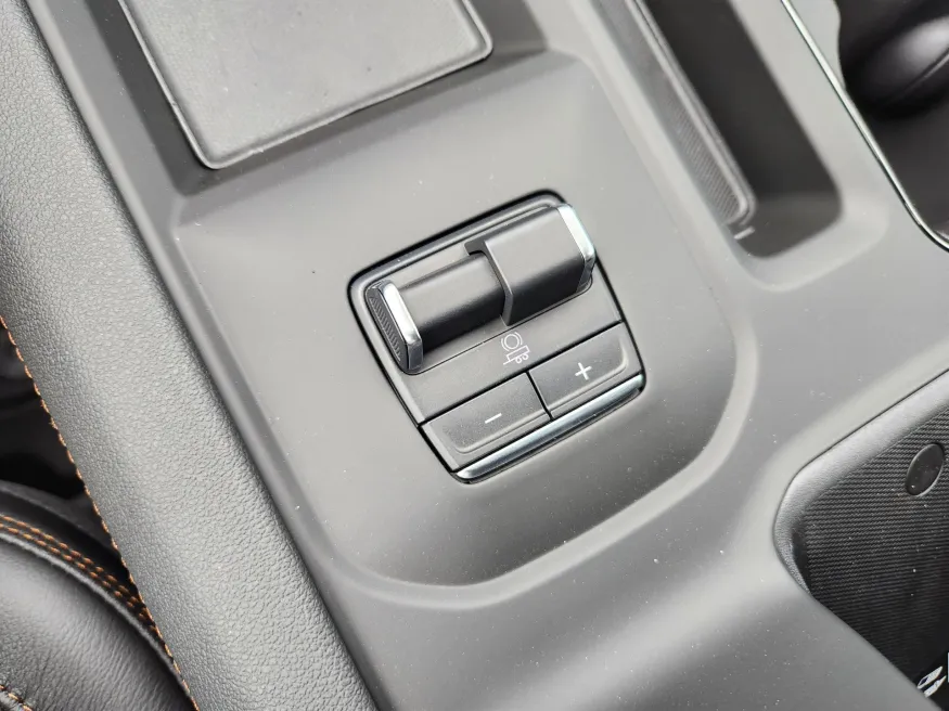 2025 GMC Sierra 2500HD AT4 | Photo 28 of 32