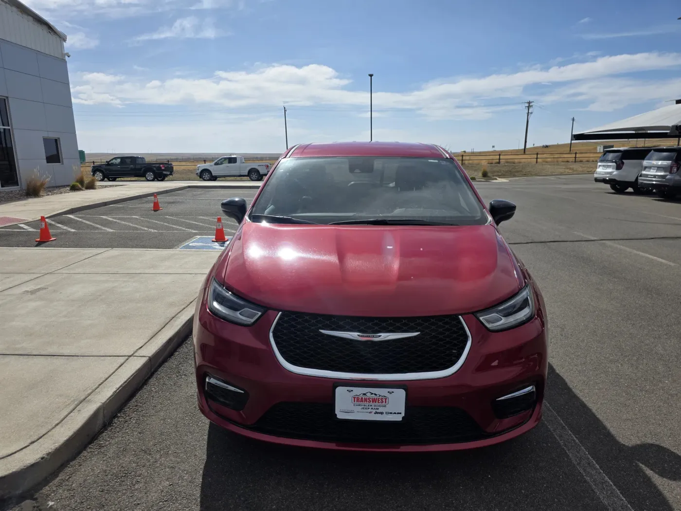 2025 Chrysler Pacifica Select | Photo 2 of 30
