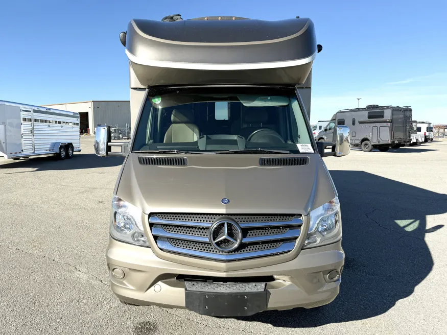 2016 Dynamax Isata 3 24FWM | Photo 17 of 22